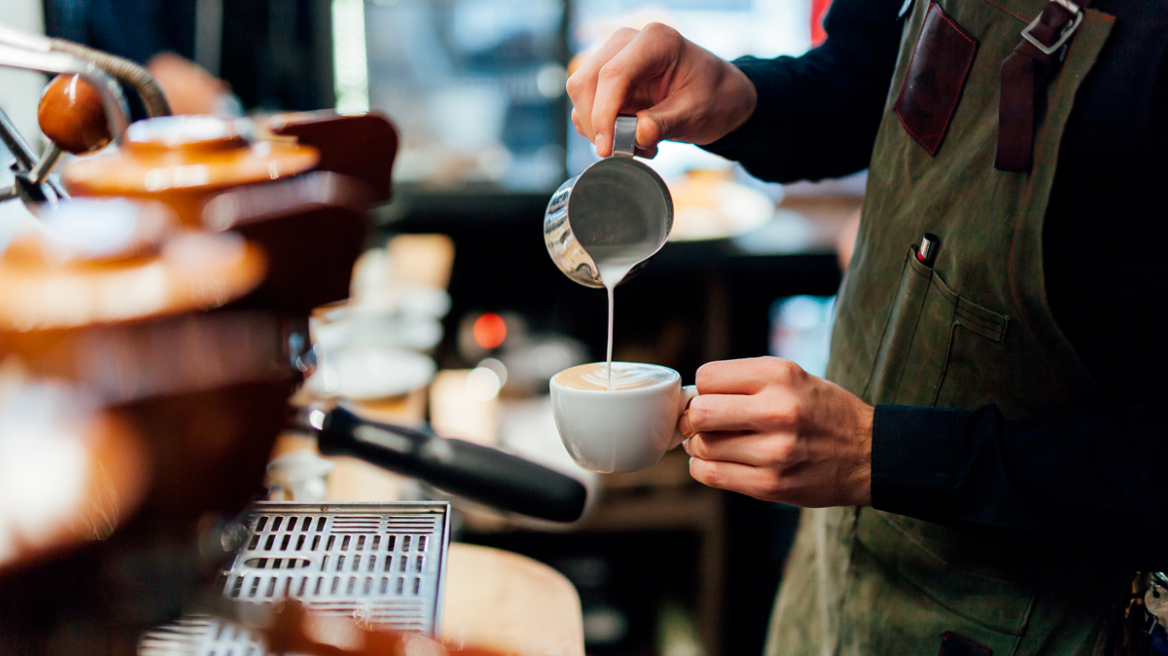 Εργασιακό νομοσχέδιο: Τι κερδίζουν οι εργαζόμενοι με τις αλλαγές στις υπερωρίες, τις προσλήψεις-εξπρές και τις άδειες