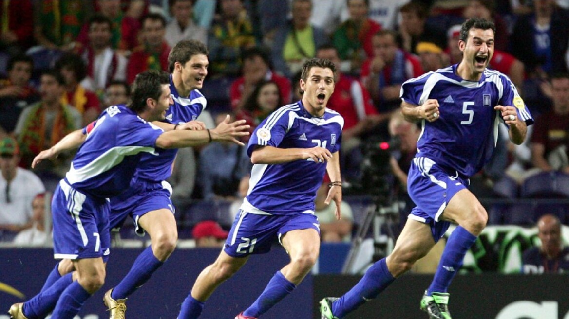 Η κεφαλιά του Δέλλα που έστειλε στον τελικό του Euro 2004 την Ελλάδα - Πώς ο «Κολοσσός» έβγαλε νοκ άουτ την Τσεχία - Βίντεο, φωτογραφίες 