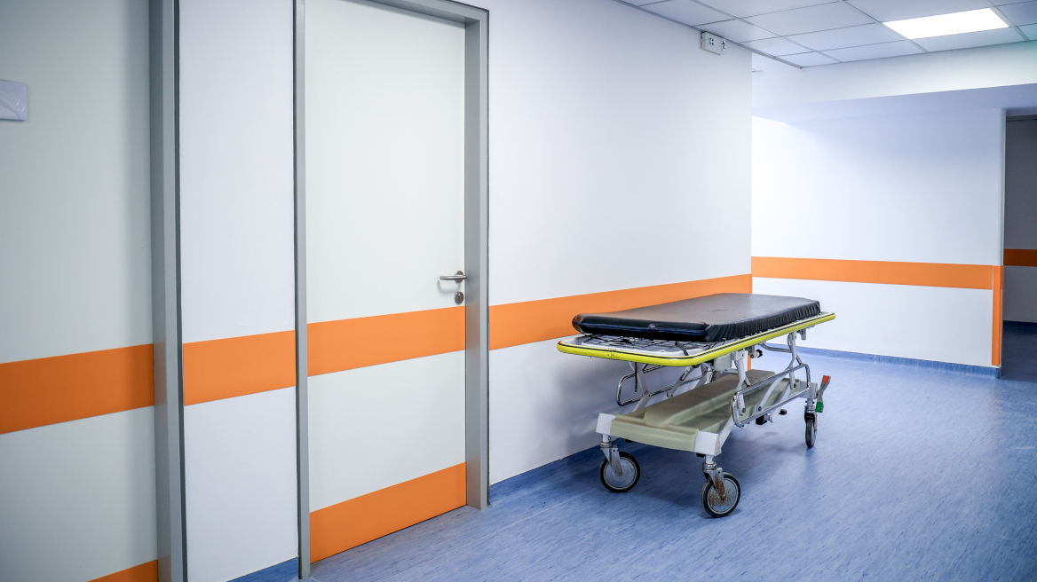 Βαριές μαχαιριές, ακόμα προσπαθούμε να συνέλθουμε, λέει ο διευθυντής του Κέντρου Υγείας για την επίθεση στα Μέγαρα