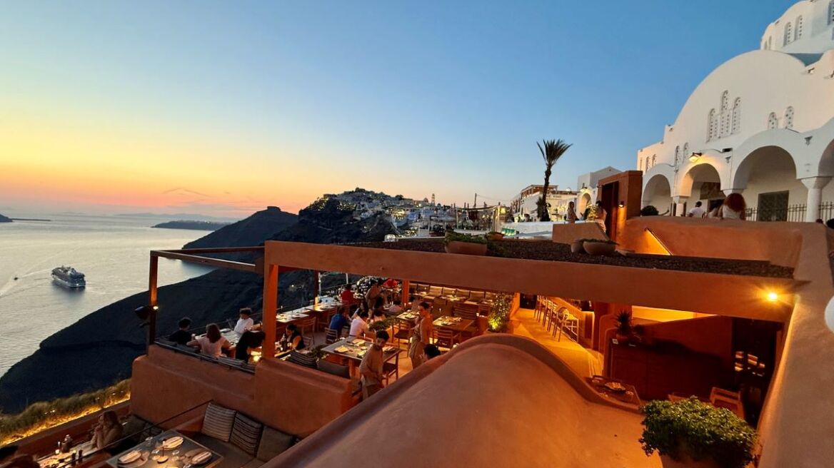 Rizes: Η γαστροταβέρνα που ερμηνεύει αλλιώς τους γευστικούς κώδικες της Σαντορίνης