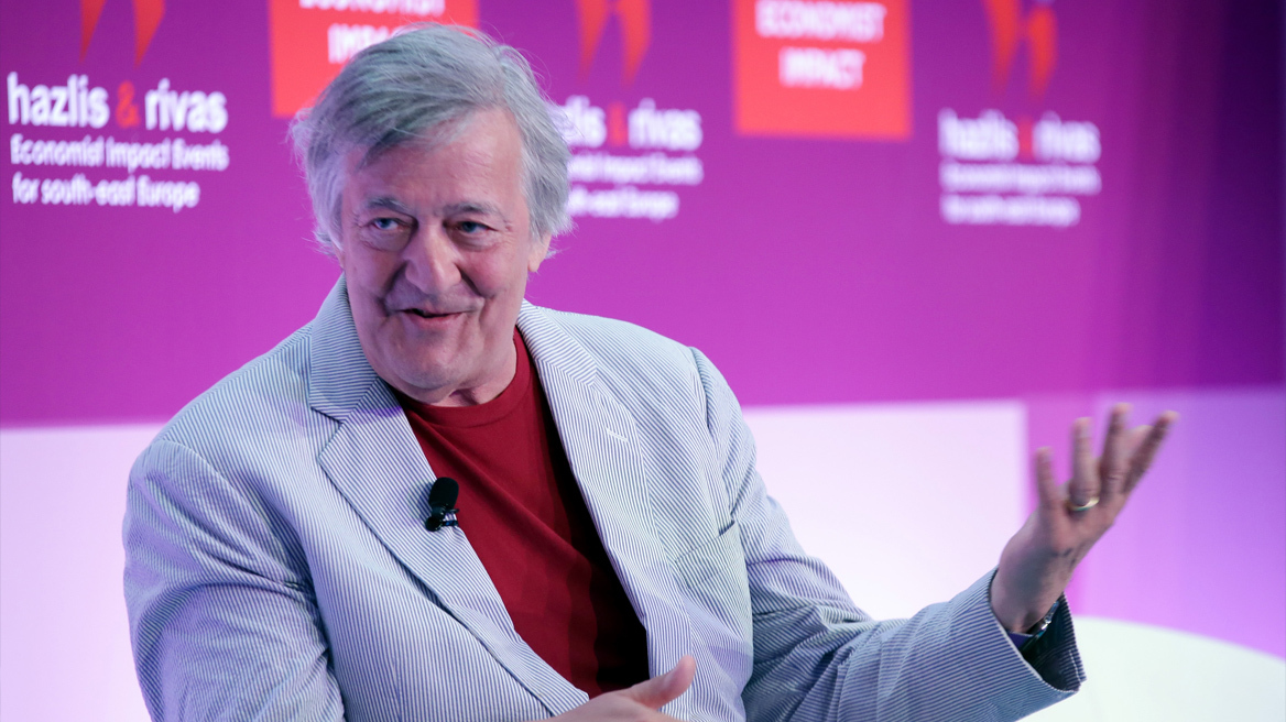 «Είμαστε πραγματικά κοντά στην επιστροφή των Γλυπτών του Παρθενώνα» είπε ο Στίβεν Φράι στο συνέδριο του Economist