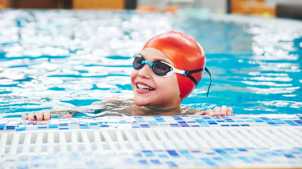 Ποια είναι η ιδανική ηλικία για να ξεκινήσουν τα παιδιά μαθήματα κολύμβησης
