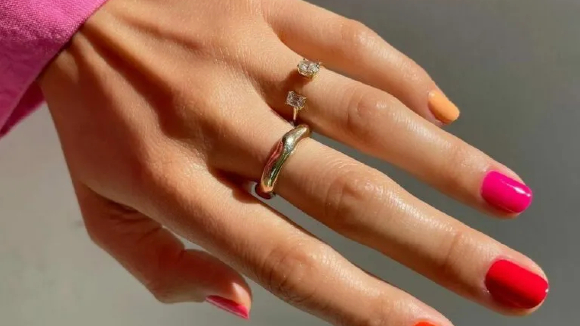 Strawberry Sorbet Nails: Η πιο fun τάση στο καλοκαιρινό μανικιούρ