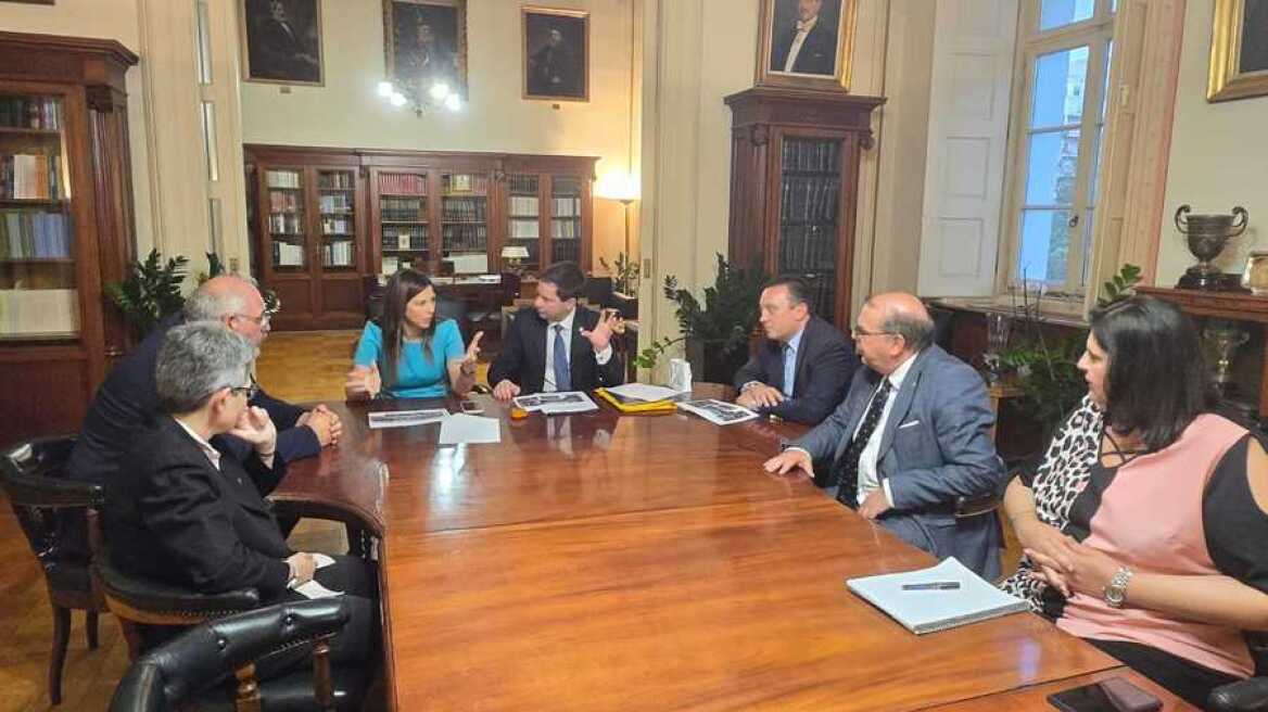 Σοφία Ζαχαράκη: Συνάντηση με τις πρυτανικές αρχές του ΕΚΠΑ για τη λειτουργία του πανεπιστημίου 