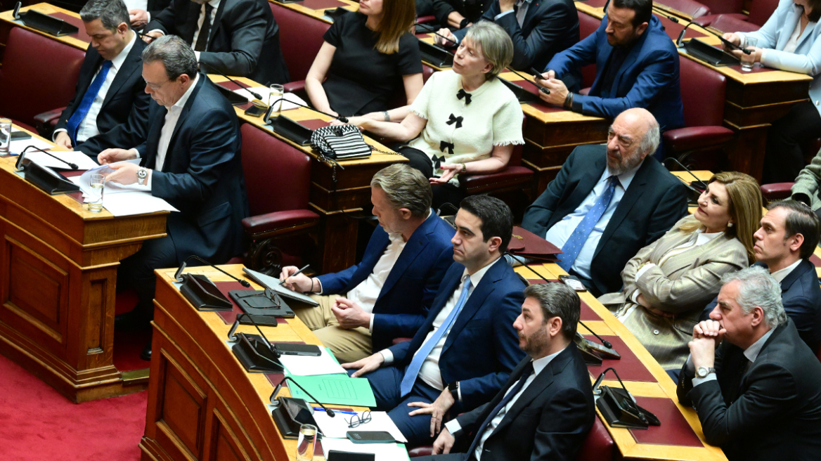 H αντιπολίτευση «στα όπλα» για τον ΟΠΕΚΕΠΕ: Προανακριτική και προσφυγή στις κάλπες ζητούν ΠΑΣΟΚ και ΣΥΡΙΖΑ 