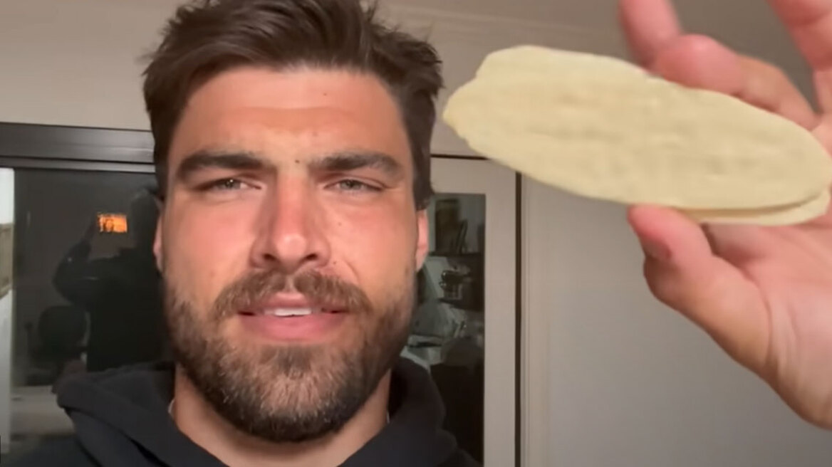 YouTuber τρώει μόνο βρεφικές τροφές για μια εβδομάδα και αποκαλύπτει σοκαριστικές επιπτώσεις στο σώμα του (vid)