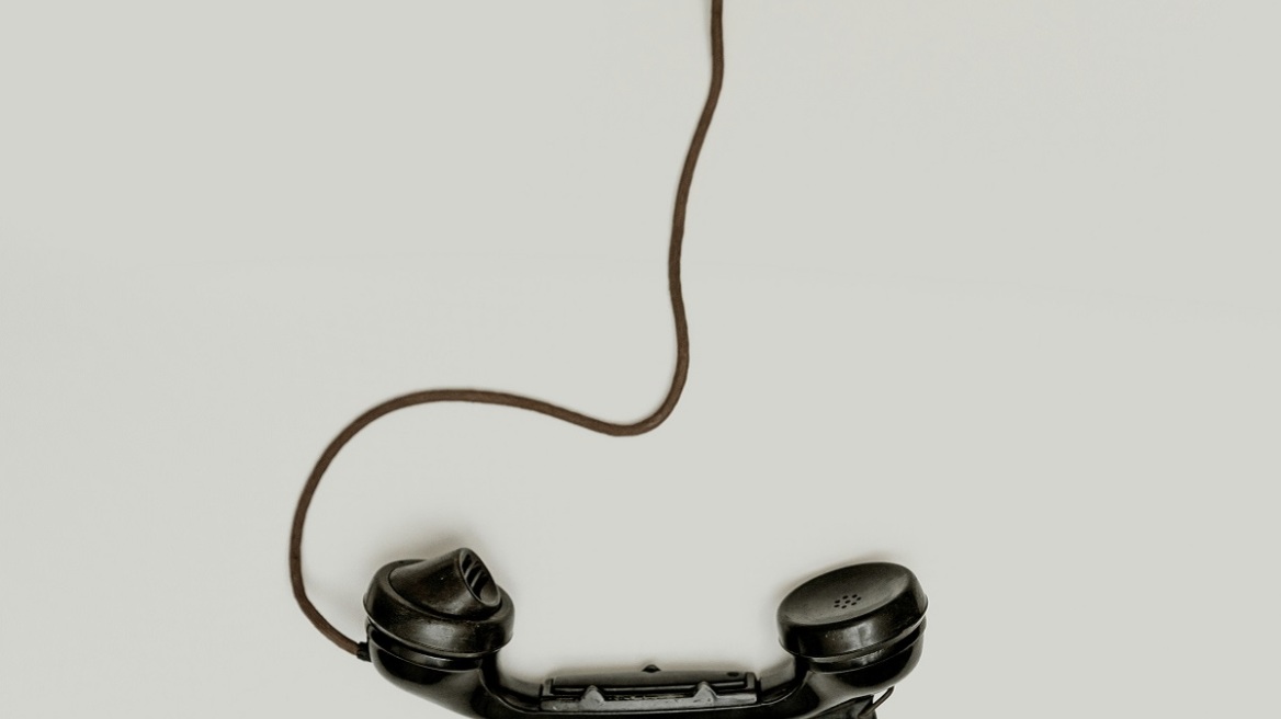 Αν «έπεσε η γραμμή» σε μια συνομιλία μας με «κέντρο τηλεφωνικής εξυπηρέτησης πελατών», πιθανόν να έγινε σκόπιμα
