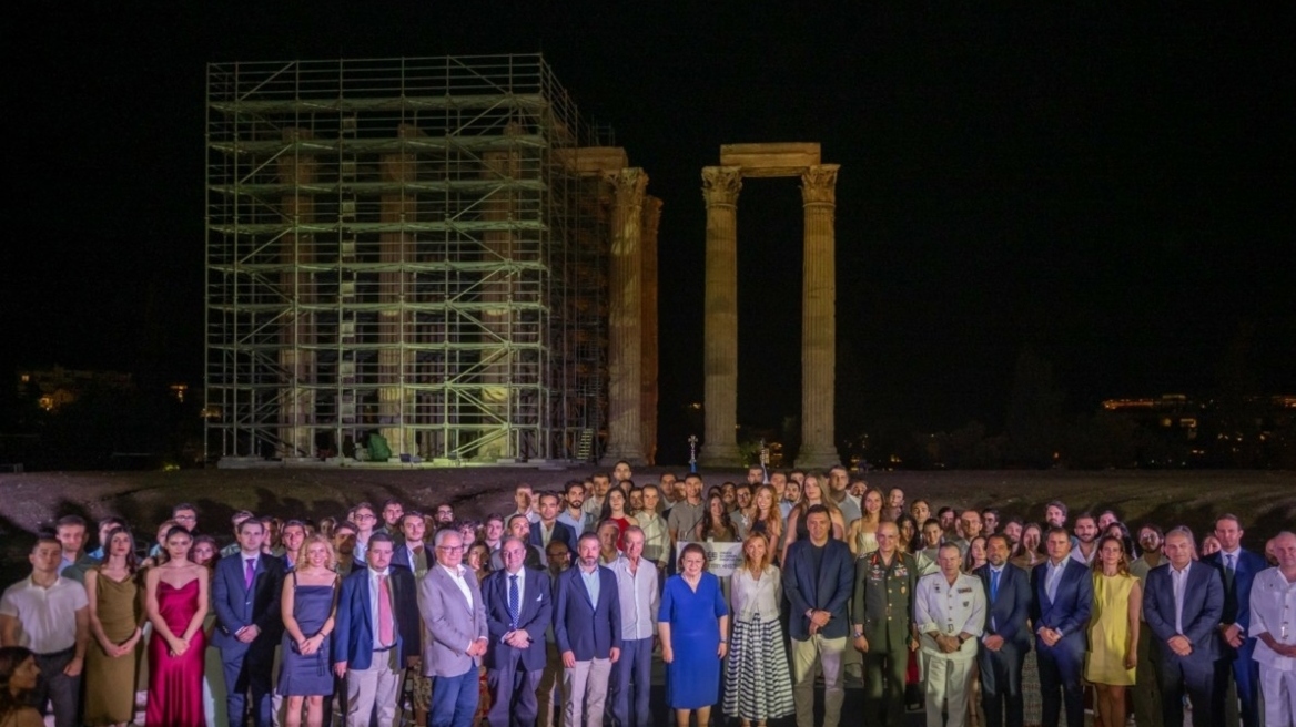 Ποιες ελληνικές ναυτιλιακές εταιρείες έδωσαν τις 130 υποτροφίες της Ένωσης Ελλήνων Εφοπλιστών – Ολα τα ονόματα