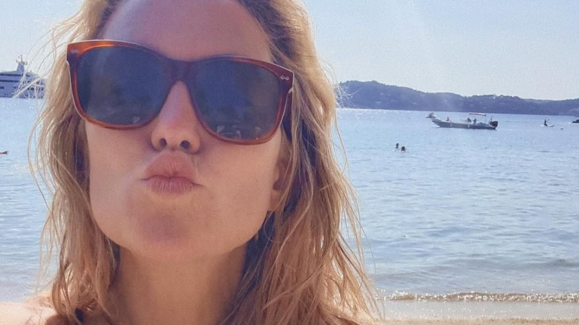 «Σε αγαπάμε Ελλάδα»: Το καρουζέλ φωτογραφιών της Κέιτ Χάντσον από τις διακοπές στη χώρα μας