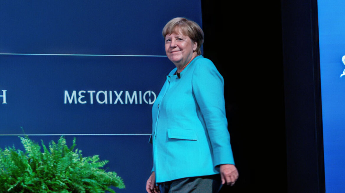 Πώς η Μέρκελ κράτησε την Ελλάδα στο ευρώ: Οι δραματικές στιγμές της διαπραγμάτευσης, το δημοψήφισμα και ο Σόιμπλε