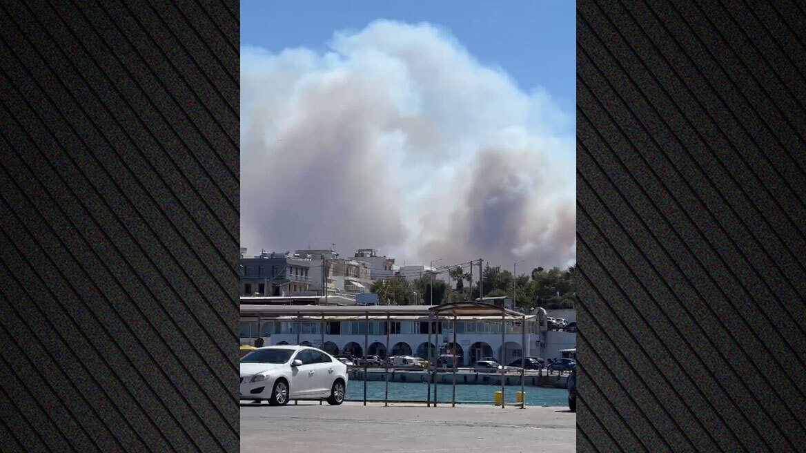 Όλα τα πλοία με προορισμό τη Ραφήνα θα πηγαίνουν στο Λαύριο μέχρι νεωτέρας λόγω της φωτιάς