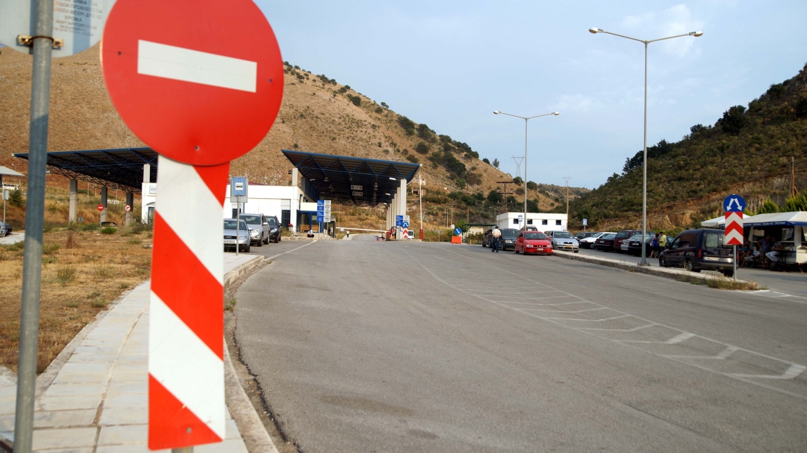 Έφοδος των «αδιάφθορων» στο Τελωνείο Μαυροματίου Θεσπρωτίας - 13 συλλήψεις για υποθέσεις δωροληψιών