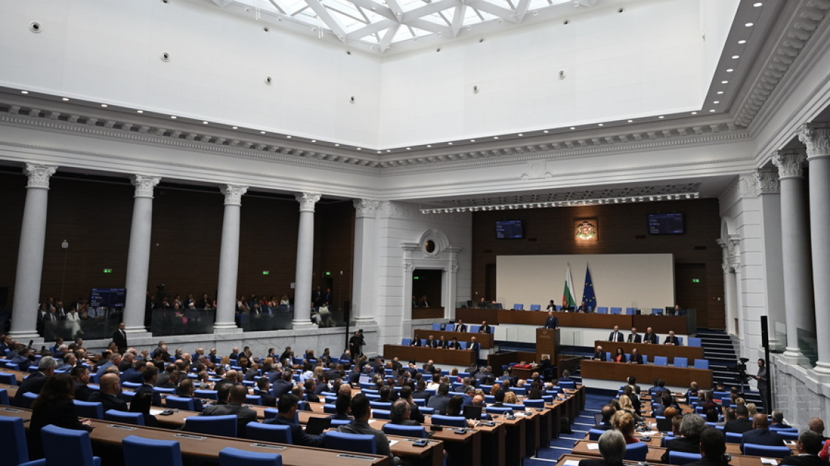 Δεν πέρασε η πρόταση μομφής στη Βουλγαρία - Επιβίωσε η κυβέρνηση Ζελιάσκοφ