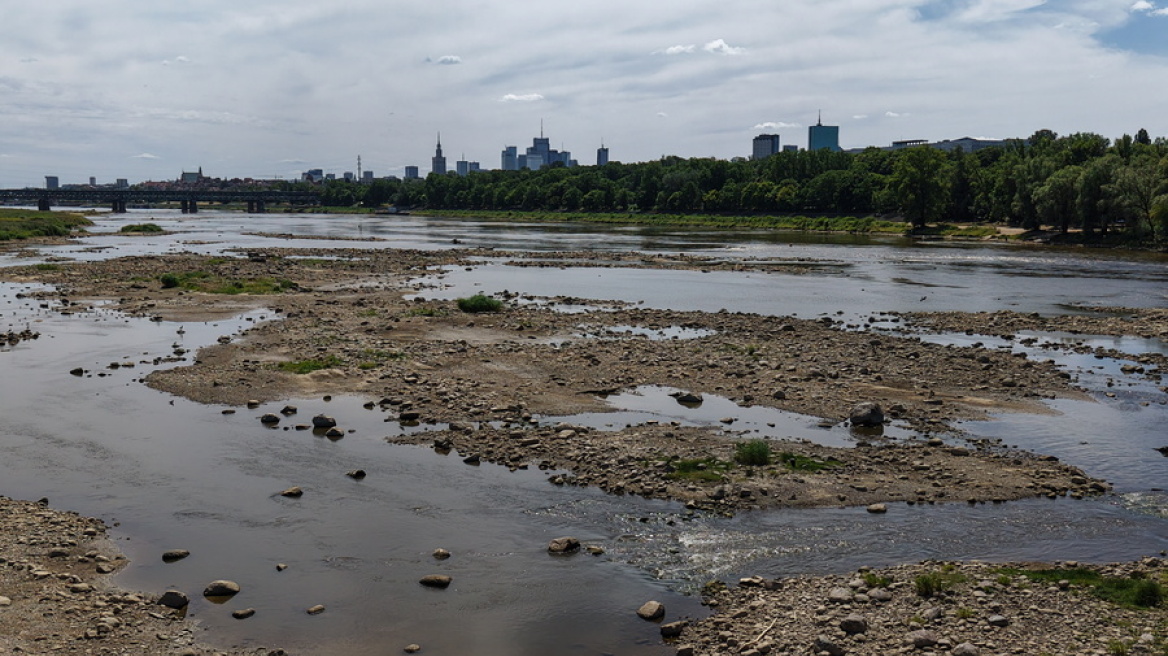 Έπεσε στο χαμηλότερο ιστορικά επίπεδο η στάθμη του ποτάμου Βίστουλα στην Πολωνία 