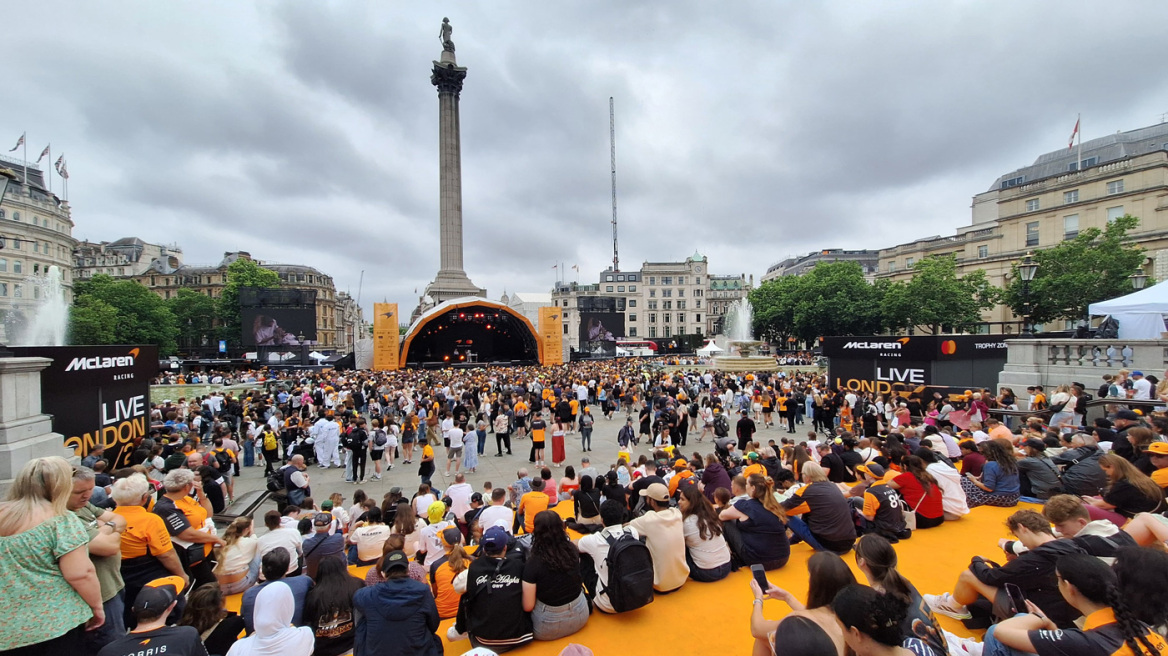 McLaren και Allwyn «έβαψαν» πορτοκαλί την Trafalgar Square