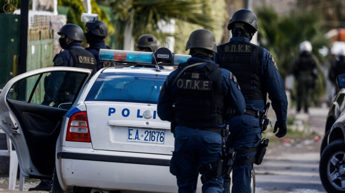 Πέντε συλλήψεις Τούρκων στην Αττική για την τουρκική μαφία - Αναζητούνταν για δολοφονίες και έκαναν πολυτελή ζωή στην Ελλάδα
