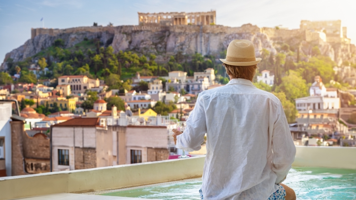 Σουβλάκι, ήλιος και ρετσίνα: Έρευνα αποκαλύπτει πώς βλέπουν οι Γερμανοί την Ελλάδα