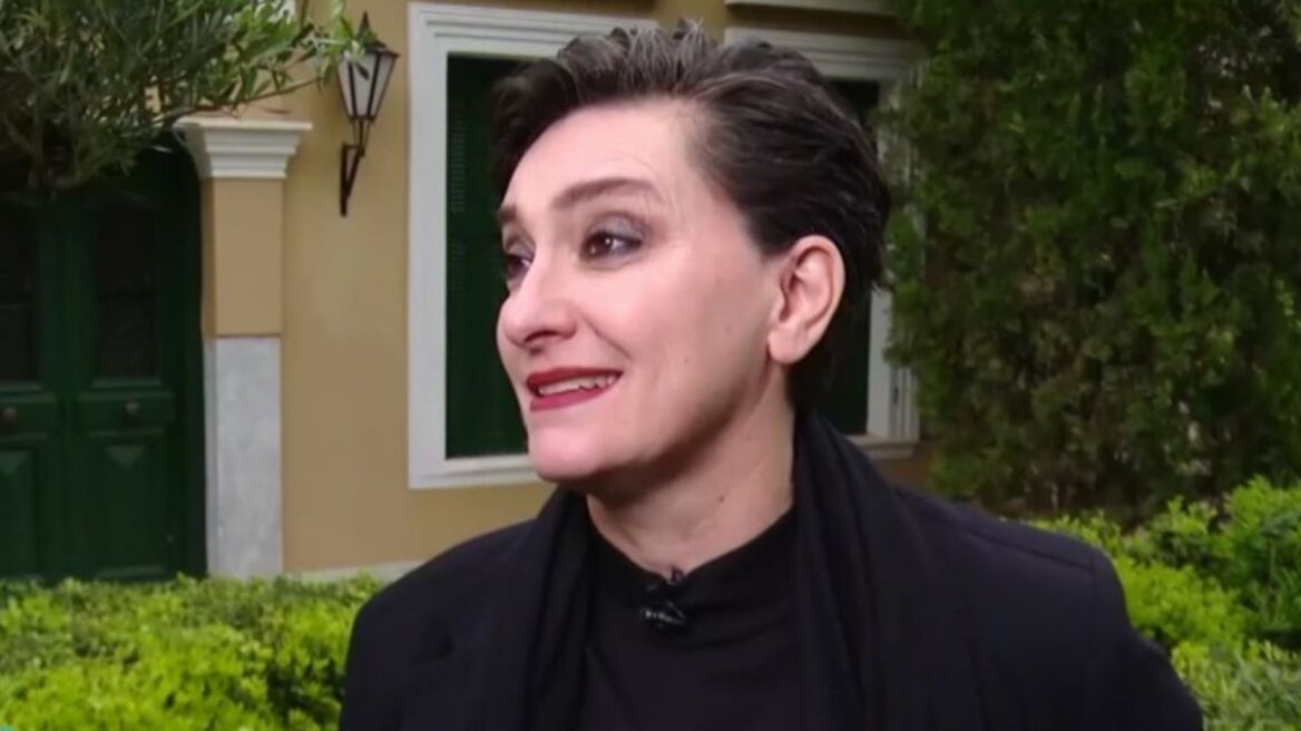 Ηρώ: Έχω κοιμηθεί σε παγκάκι και όταν ξύπνησα, μου είχαν κλέψει τα παπούτσια