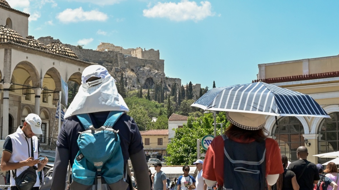 Καιρός: Πάνω από 39°C έδειξε το θερμόμετρο - Υποχωρούν οι άνεμοι το Σάββατο