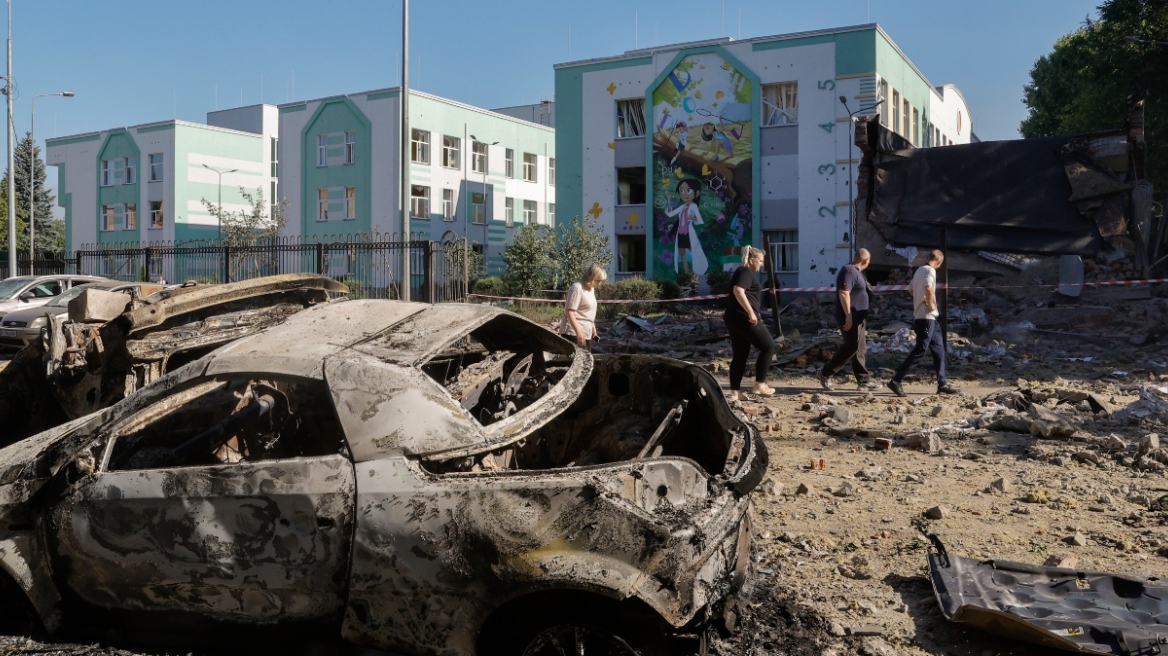 Politico: Η Κομισιόν σχεδιάζει δάνειο €140 δισ. στην Ουκρανία από τα δεσμευμένα ρωσικά περιουσιακά στοιχεία