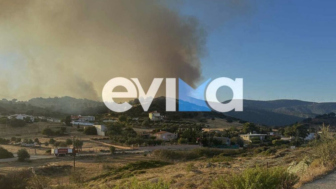 Μεγάλη φωτιά στα Μεσοχώρια στην Εύβοια: Μήνυμα του 112 για εκκένωση των Τσακαίων - Επιχειρούν 14 αεροπλάνα και 4 ελικόπτερα