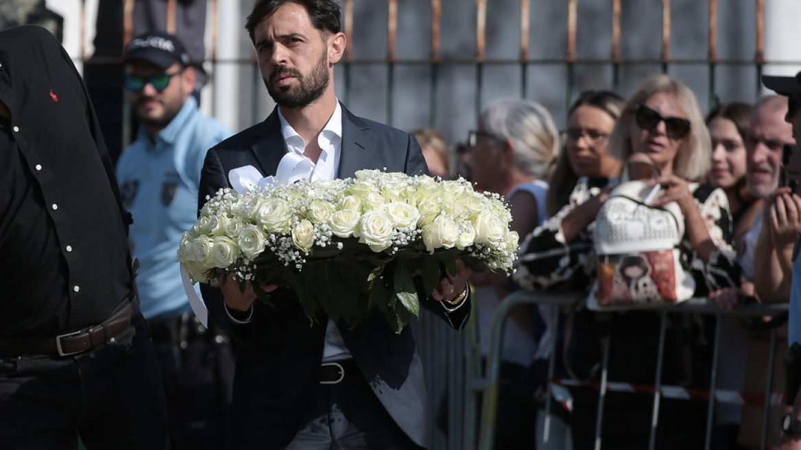 Συγκλονιστικός Μπερνάρντο Σίλβα στο ύστατο αντίο στον Ζότα: «Ο αριθμός 20 ήταν ήδη ξεχωριστός, τώρα θα είναι ακόμη περισσότερο»
