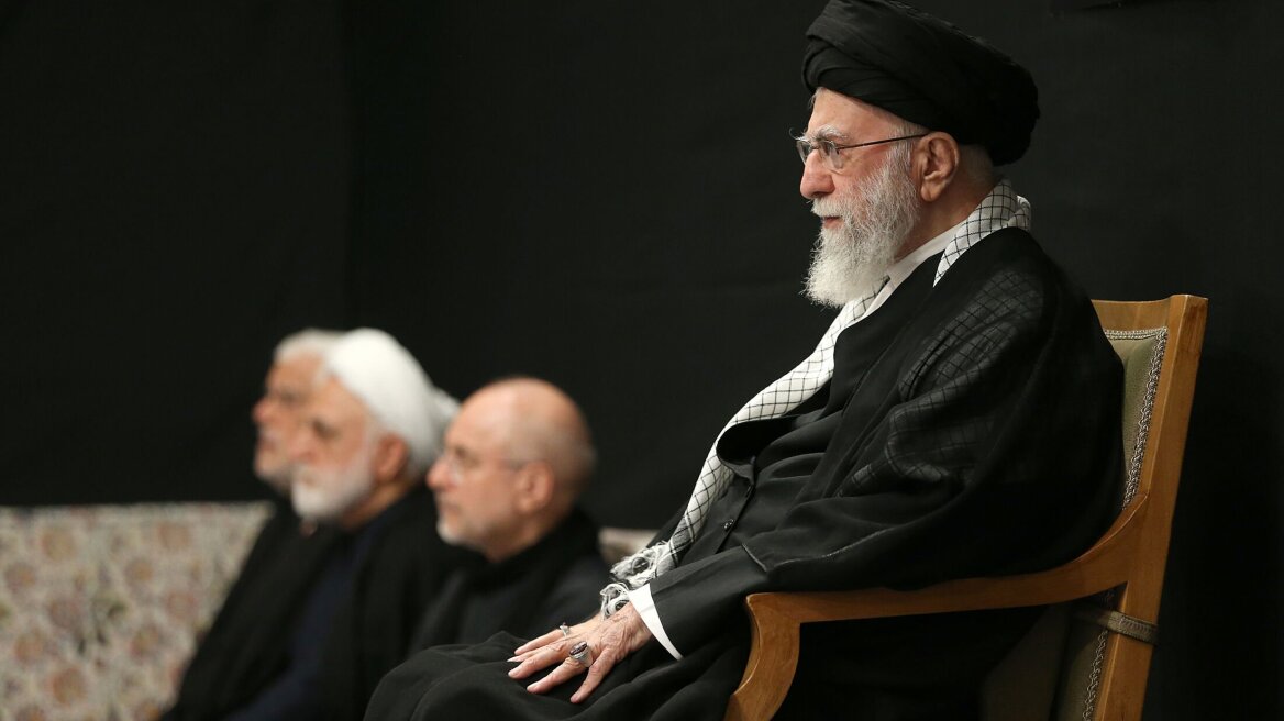 Πρώτη δημόσια εμφάνιση του Χαμενεΐ μετά τον πόλεμο με το Ισραήλ - Δείτε βίντεο