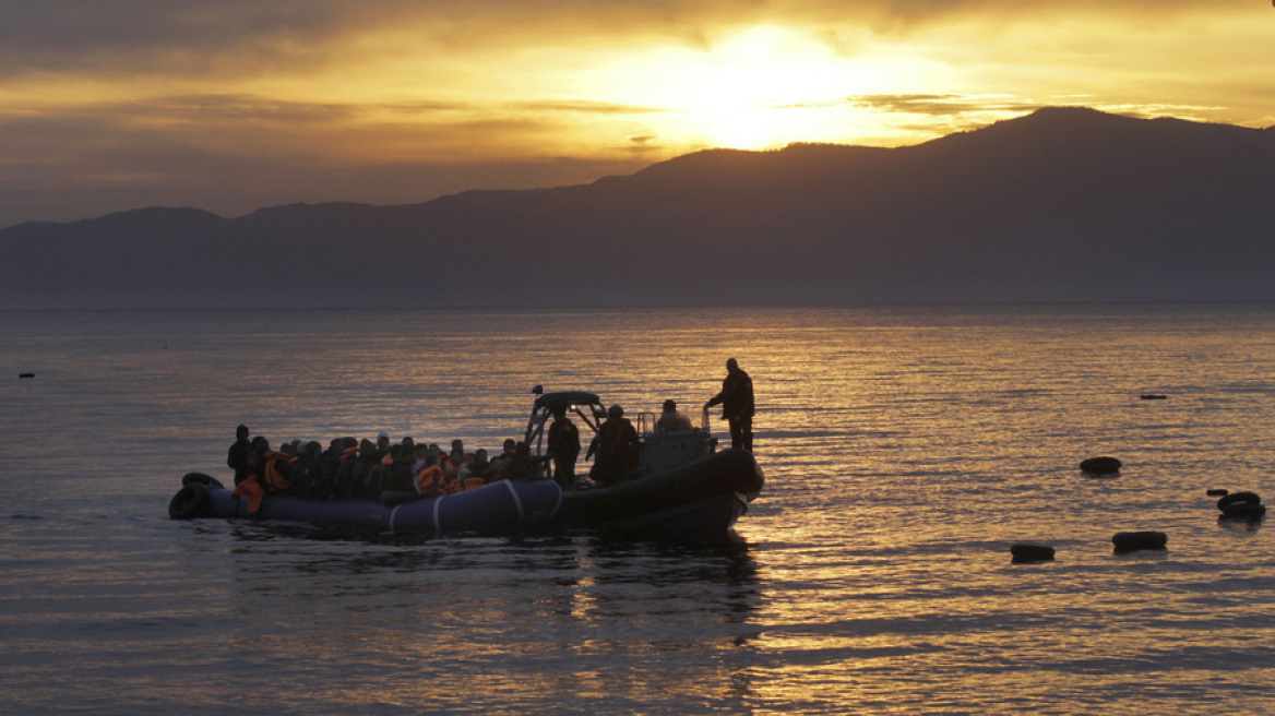 Επιχείρηση από πλοίο της Frontex για τη διάσωση 96 αλλοδαπών νότια της Κρήτης