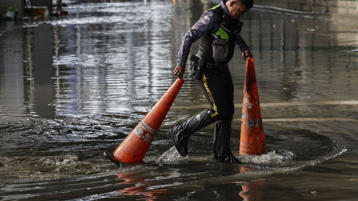 Σφοδρή καταιγίδα έπληξε το Διεθνές Αεροδρόμιο της Βουδαπέστης -  Ανέστειλαν προσωρινά τη λειτουργία του