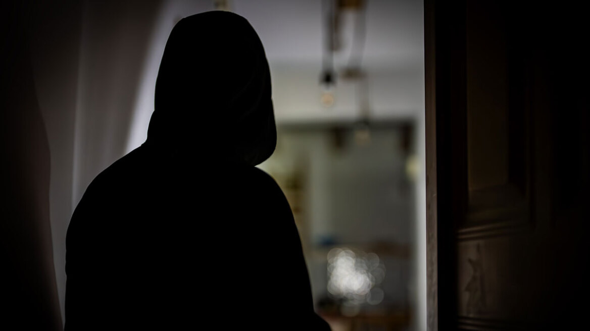 Διάρρηξη σε βενζινάδικο στη Λάρισα - Έσπασαν την πόρτα με βαριοπούλα και άρπαξαν το χρηματοκιβώτιο