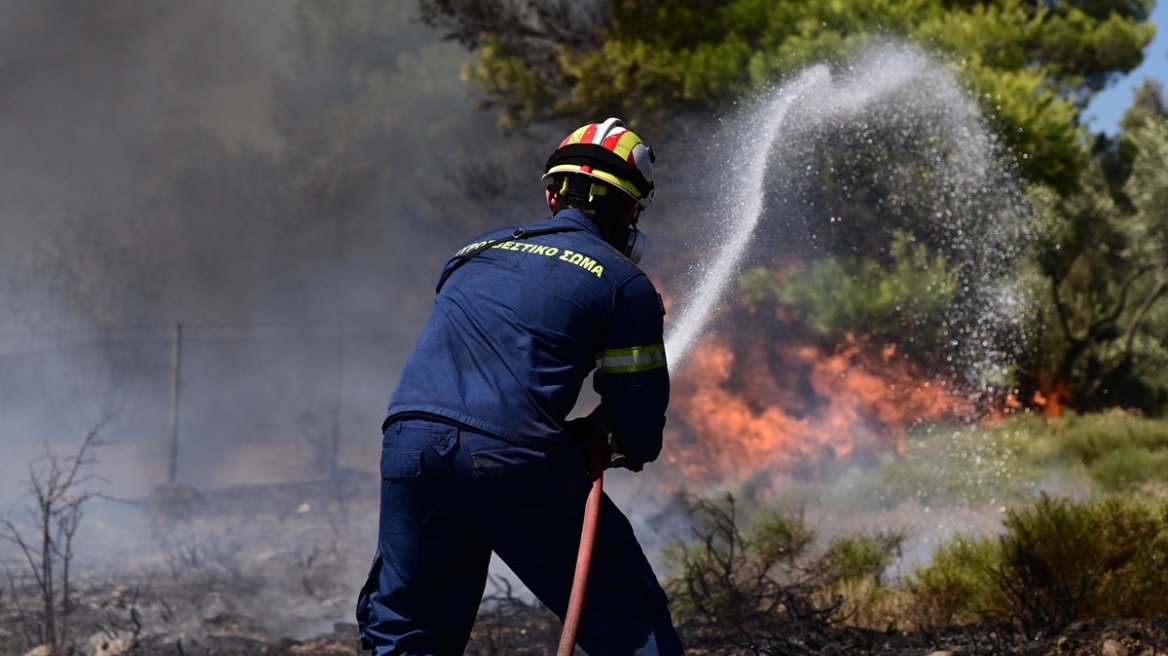 Δυσμενείς πυρομετεωρολογικές συνθήκες έως την Τετάρτη - Καιρός τύπου Hot-Dry-Windy από την Πέμπτη