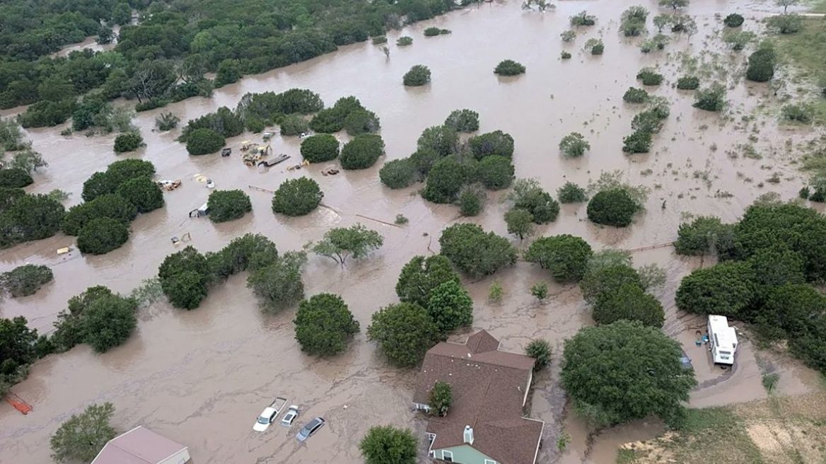 Φονικές πλημμύρες στο Τέξας: Νεκροί 27 κατασκηνωτές στην κατασκήνωση θηλέων - Βίντεο δείχνει πώς πλημμύρισε η περιοχή σε λίγα λεπτά