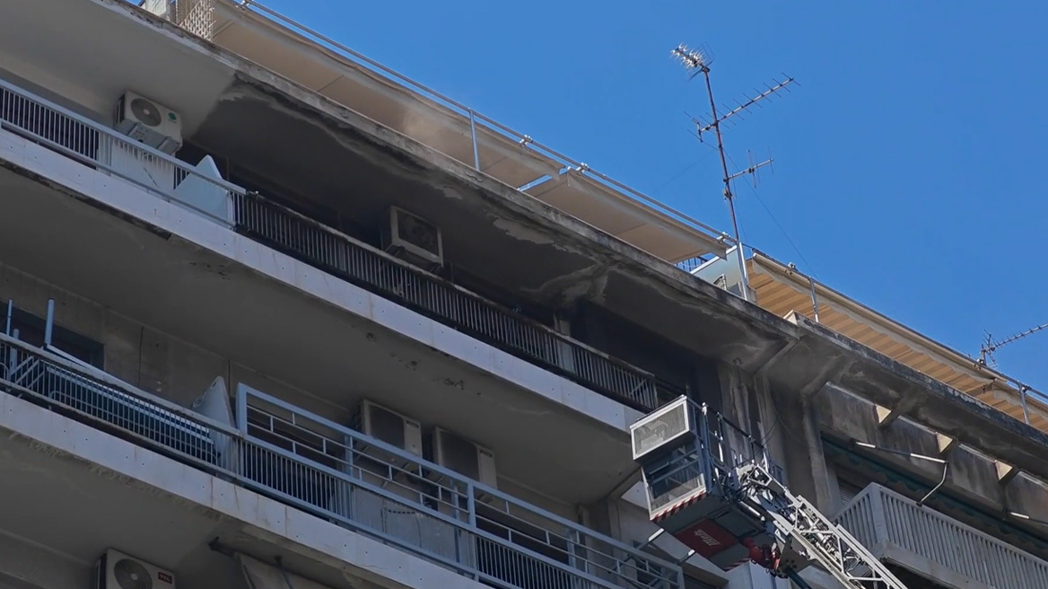 Φωτιά σε διαμέρισμα στην οδό Μάρνη - Δείτε βίντεο