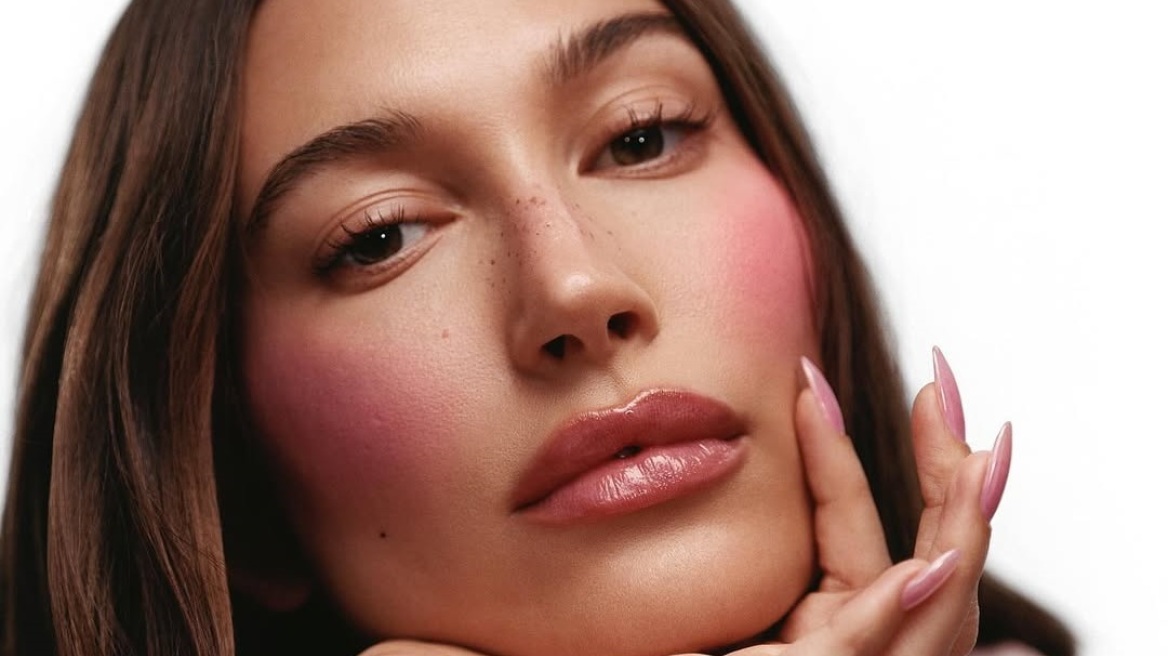 Το Jelly Blush είναι το trend που θα φέρει την καλοκαιρινή δροσιά στο μακιγιάζ σας
