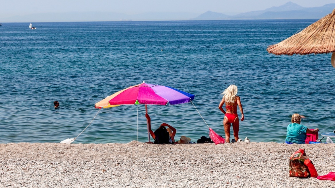 Καιρός: Αισθητή η πτώση της θερμοκρασίας, έως και 10°C η διαφορά στις μέγιστες - Ξεπέρασαν τα 90 χλμ οι ριπές ανέμου στο Αιγαίο