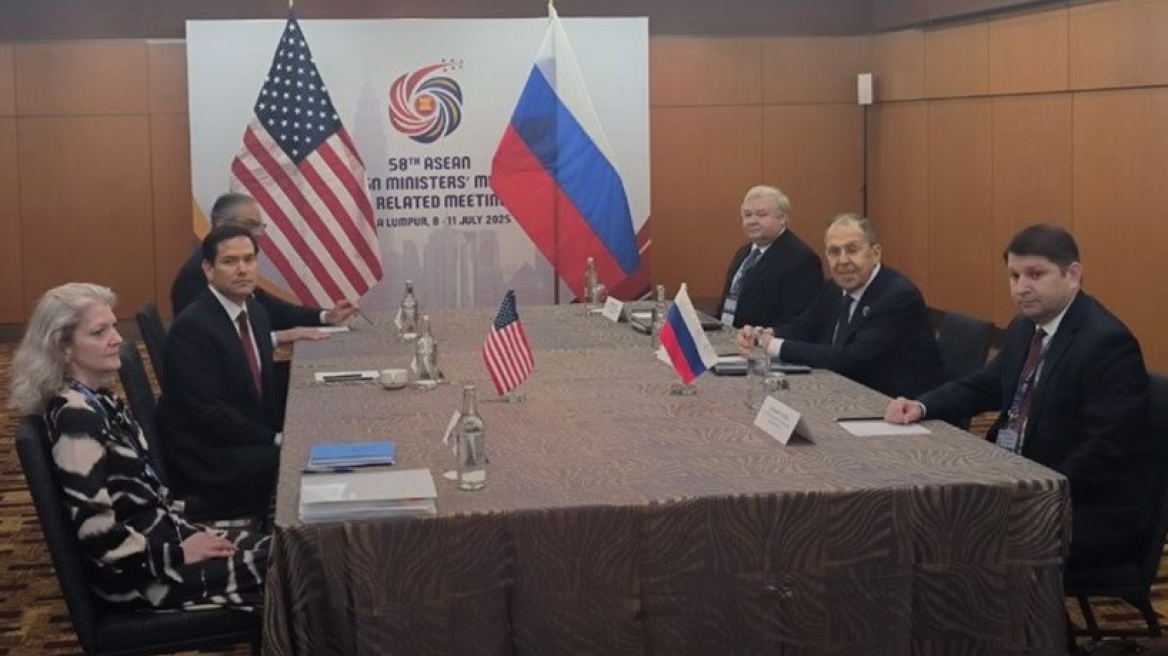 Με τον Λαβρόφ συναντήθηκε ο Ρούμπιο στη Μαλαισία