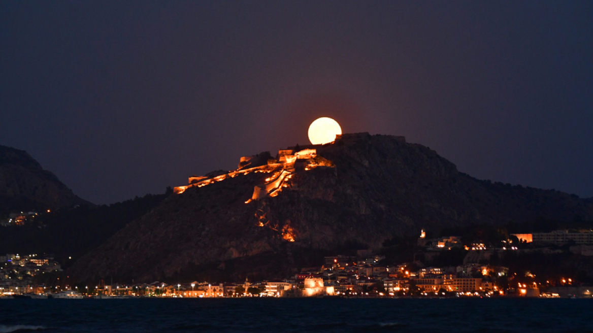 Πανσέληνος Ιουλίου: Εντυπωσιακές φωτογραφίες από το «Φεγγάρι του Ελαφιού»