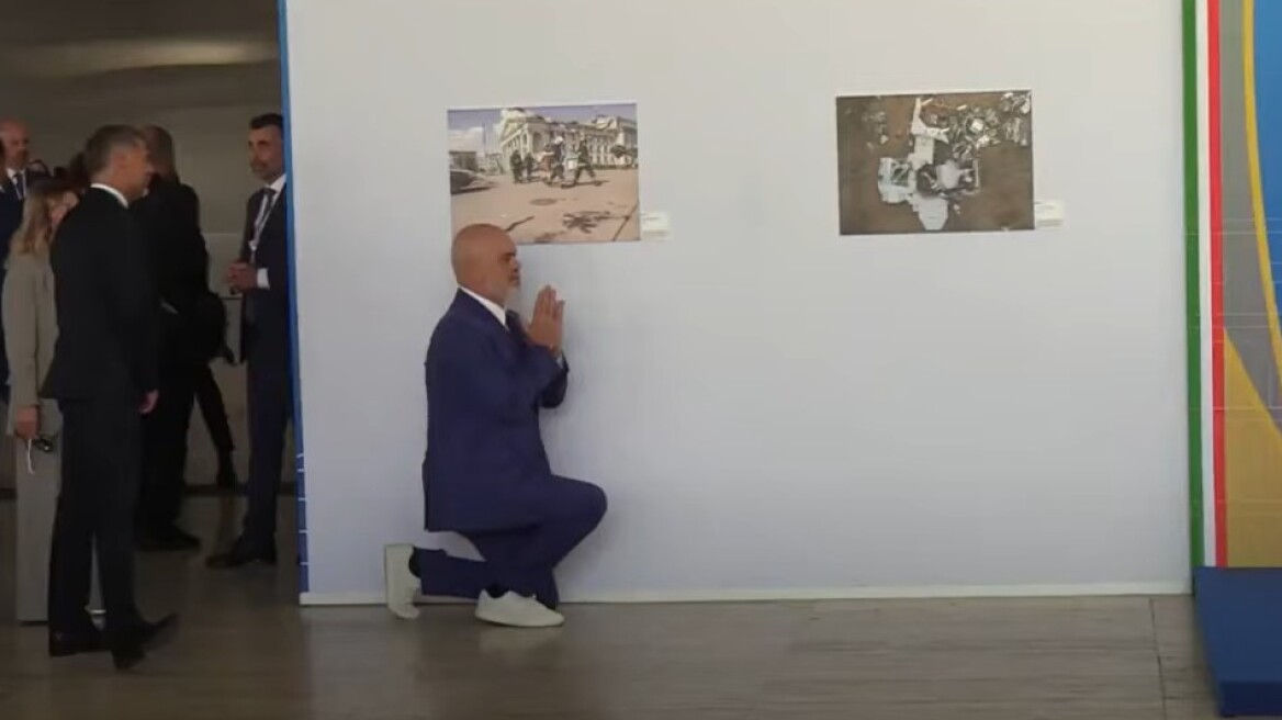 Ο Ράμα... γονάτισε ξανά μπροστά στη Μελόνι - Δείτε βίντεο