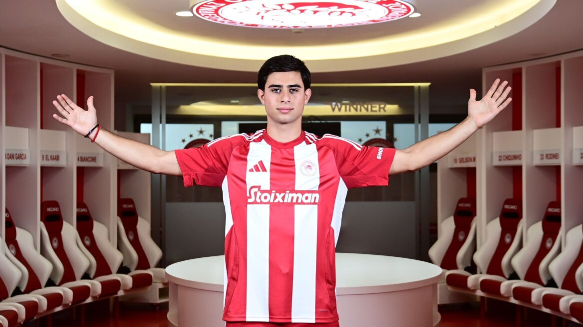 Σιπιόνι: «Όνειρο να παίξω στο Champions League και να κατακτήσω τίτλους με τον Ολυμπιακό» - Δείτε βίντεο