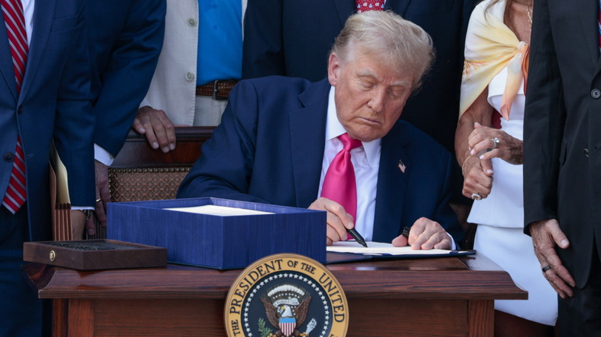 Ο Τραμπ θέλει να γίνει «νέα και ακριβής απογραφή» που δεν θα μετρά τους παράνομους μετανάστες
