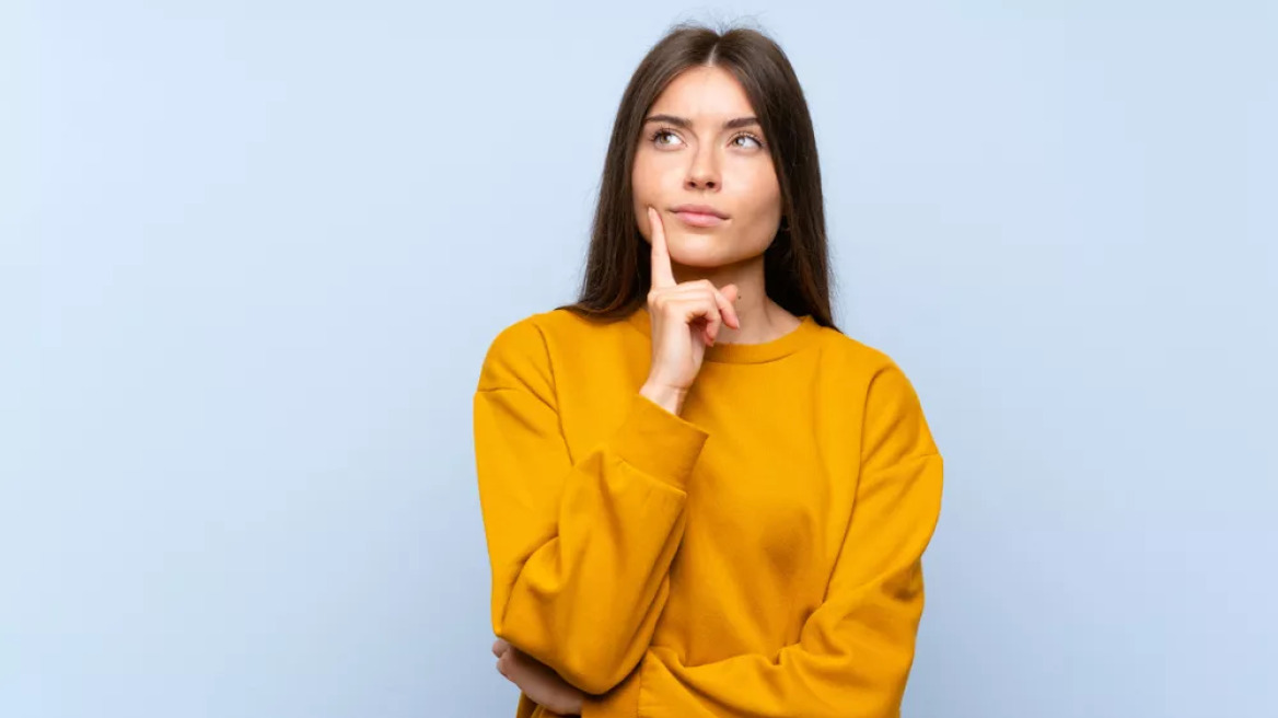 Νόσος Αλτσχάιμερ: Ποιες είναι οι ενδείξεις στα 25 έτη που «προβλέπουν» τη μνήμη στα 70