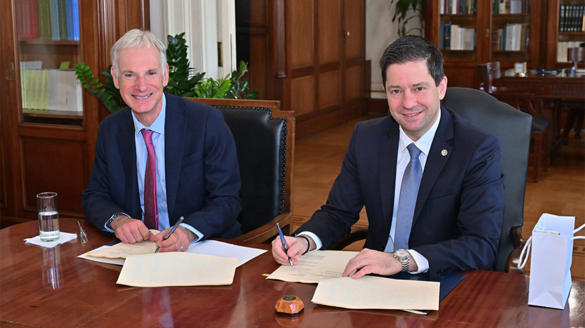 ΕΚΠΑ και Πανεπιστήμιο του Έξετερ προχωρούν στο πρώτο διπλό ευρωπαϊκό πτυχίο Ιατρικής