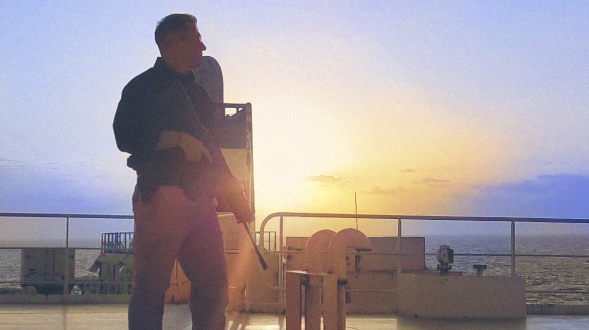 Έλληνας φρουρός πλοίων στην Ερυθρά Θάλασσα στο protothema: Δεν φυλάμε πλοία, επιβιώνουμε σε εμπόλεμη ζώνη