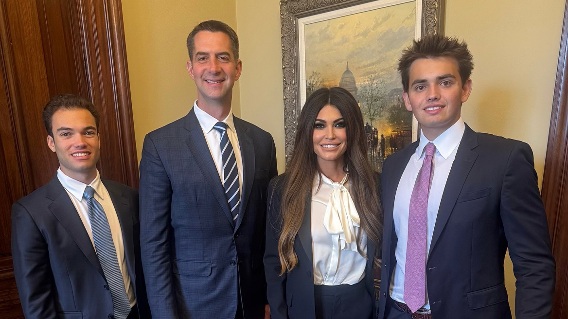 Το παρασκήνιο της ακρόασης της Κίμπερλι Γκιλφόιλ στη Γερουσία - Οι φωτογραφίες με Τσούνη, Κατσιματίδη και τον εγγονό του Τραμπ, πριν έρθει στην Ελλάδα
