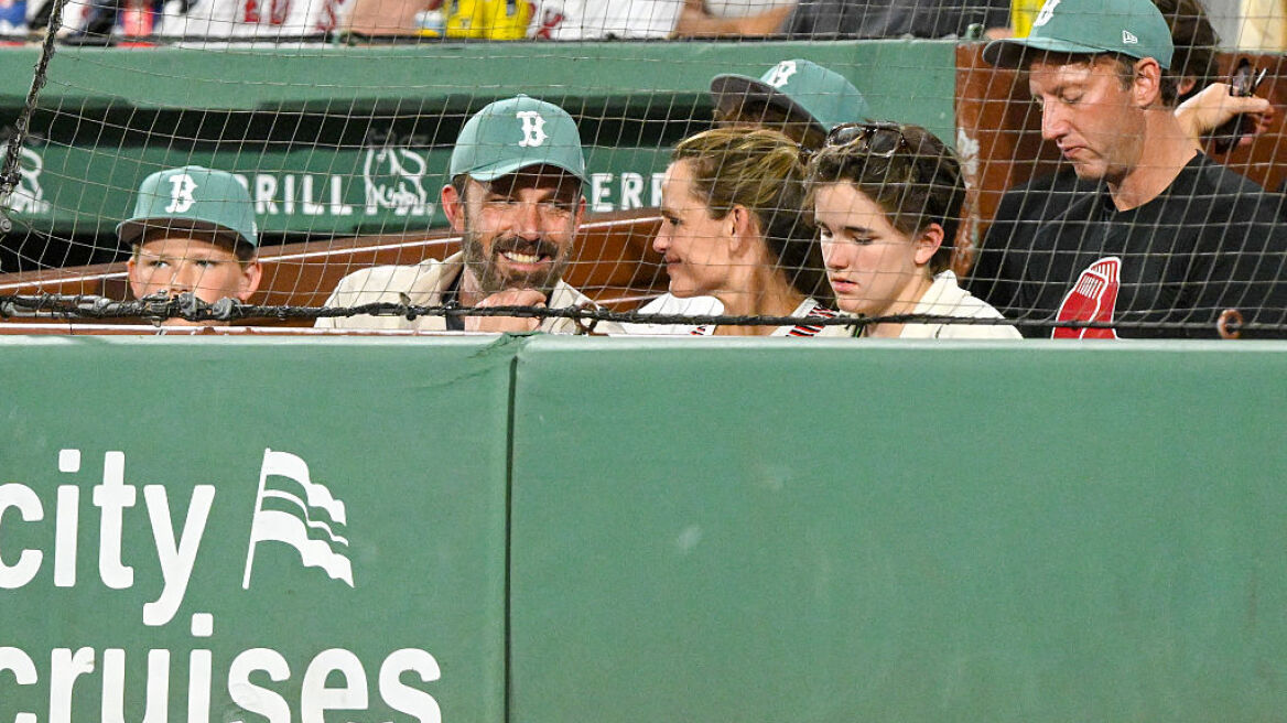 Μπεν Άφλεκ - Τζένιφερ Γκάρνερ: Ξανά μαζί σε κοινή έξοδο το πρώην ζευγάρι - Ο αγώνας που παρακολούθησαν 