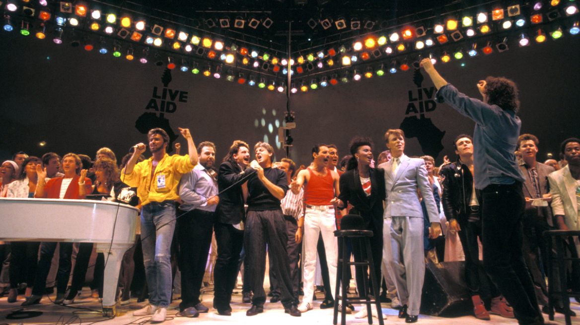 Live Aid: 40 χρόνια από τη θρυλική συναυλία για τον λιμό στην Αιθιοπία - Μέρκιουρι, Μπάουι και δύο δισ. θεατές έστειλαν μήνυμα αλληλεγγύης