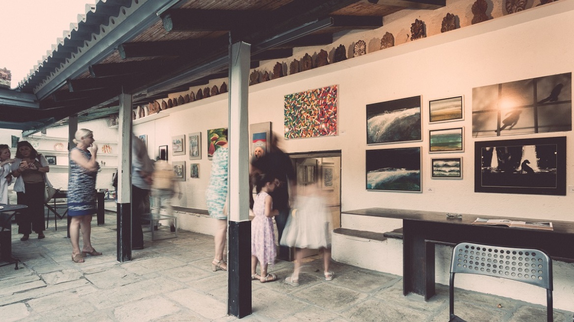 Μια έκθεση στα Καλύβια για την αναπηρία των ζώων πήρε παράταση λόγω επιτυχίας