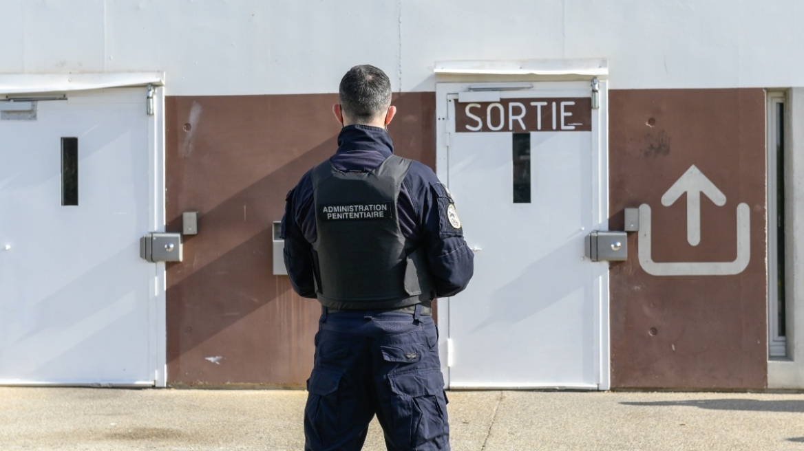 Γαλλία: Συνελήφθη και πάλι ο κρατούμενος που απέδρασε από τις φυλακές μέσα σε σάκο συγκρατουμένου του