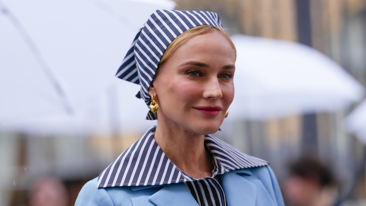 Η μπαντάνα είναι το πιο δημοφιλές και ευέλικτο αξεσουάρ μαλλιών της σεζόν
