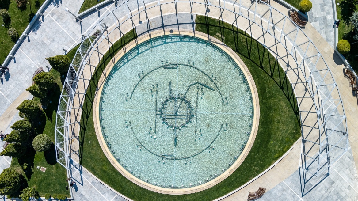 Τοπόσημα Διασύνδεσης: Πώς μια έκθεση φωτογραφίας μάς κάνει να δούμε την πόλη μας αλλιώς 